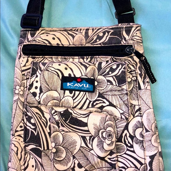 Kavu Crossbody - Picture 1 of 3